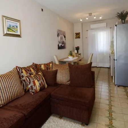 Apartman Ruzmarin * Split