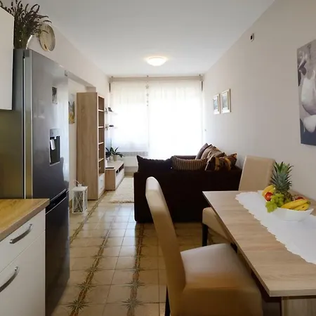 Apartman Ruzmarin * Split